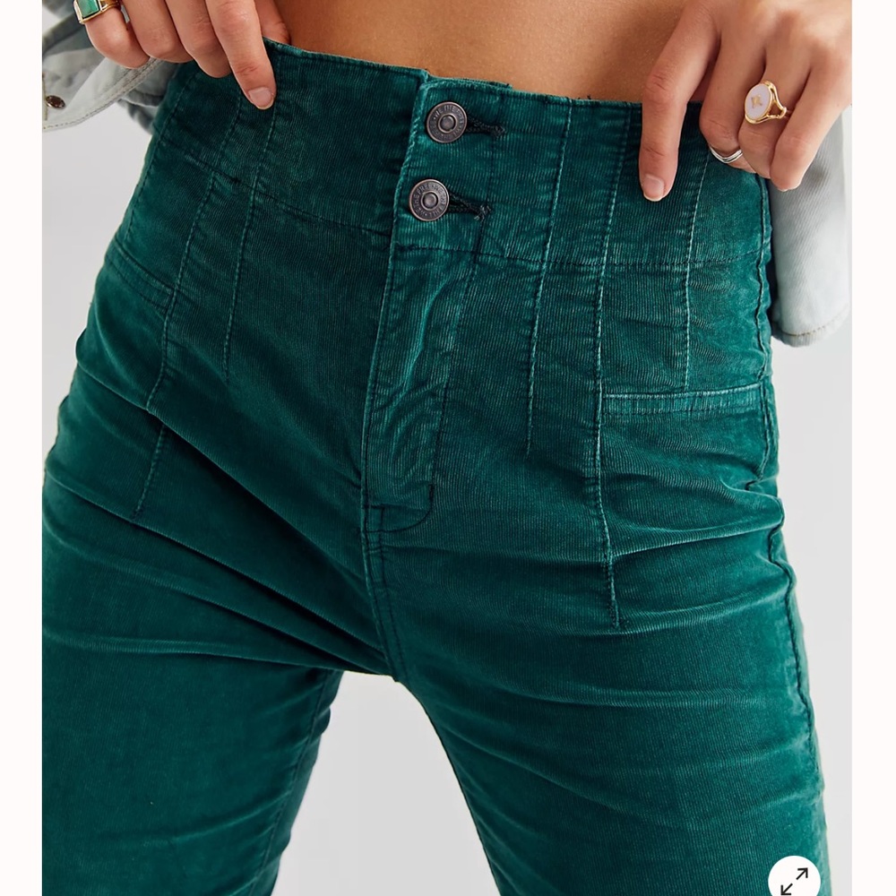 NWT FREE PEOPLE • Jayde corduroy cord flare jean Army MILITARY GREEN - Picture 4 of 6